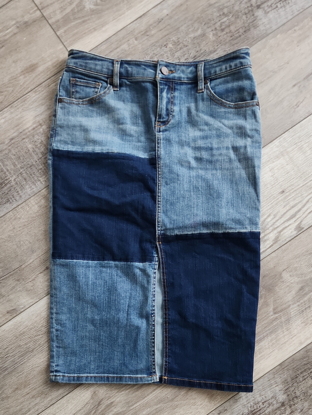 New York & Company Two-Tone Blue Patchwork Denim Pencil Skirt